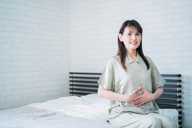 リラックスしている女性の写真